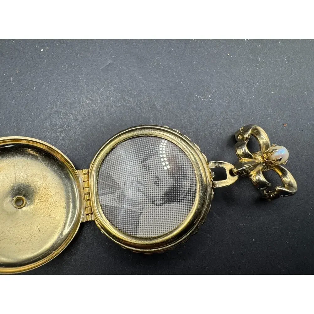 Vintage Coro Fleur De Lis Gold Tone Faux Pearl Brooch Pin Double Photo Locket